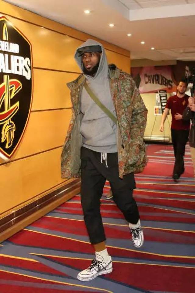 足球伤病预防指南（足球伤病防护手册）