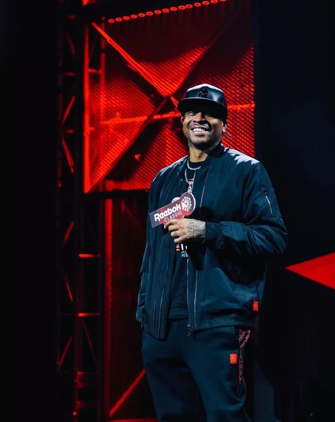 火力不够！斯玛特一人8记三分，其余湖人球员一共8记（火力不济！斯玛特轰进8记三分，湖人其余球员合计仅8记）