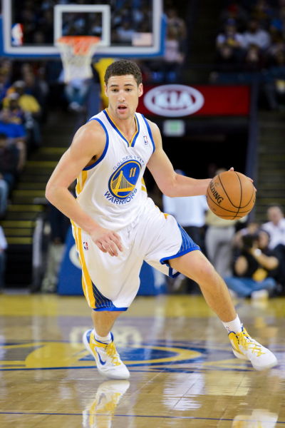 西班牙队球衣设计师：深蓝色致敬2010世界杯和伊涅斯塔绝杀球（西班牙队新球衣以深蓝致敬2010世界杯与伊涅斯塔绝杀）