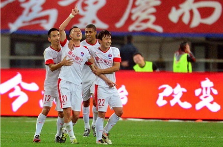 首次被葡萄牙征召的边锋福布斯出生时，C罗已为葡萄牙出场3次（福布斯迎来葡萄牙首召，出生时C罗已为国家队出场三次）