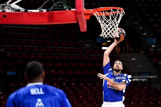 NBA季后赛焦点球员表现回顾（NBA季后赛核心球星表现盘点）