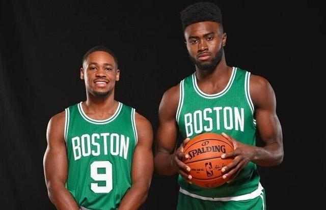 阿莫林：多古才20岁，但已经越来越像是曼联的一员（阿莫林：20岁的多古已愈发像曼联球员）