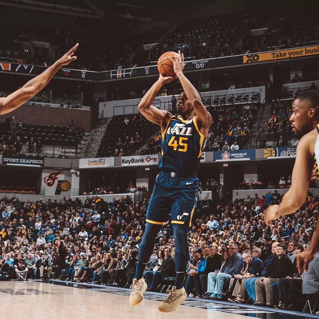 恭喜杜锋！广东队迎来近10年内最强外援阵容，萨林杰可能被弃用？（杜锋迎大利好：广东队近十年最强外援齐聚，萨林杰或遭弃用？）