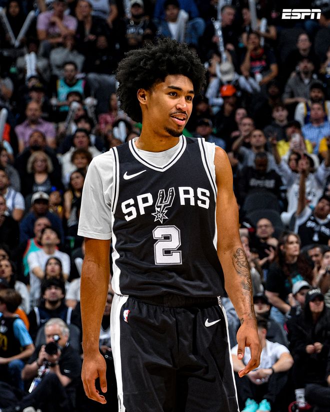 内马尔谈保级：每个人的努力都值得称赞，但桑托斯配得上更多（内马尔谈保级：人人努力值得肯定，桑托斯应得到更多）