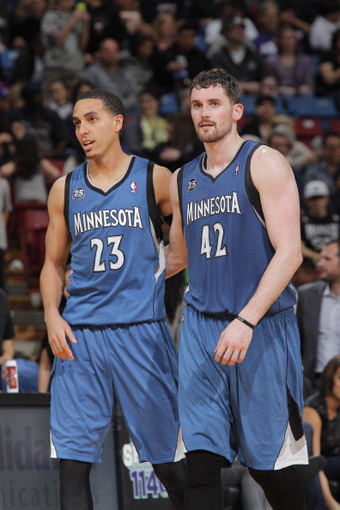 FC26美丽足球：维蒂尼亚、德容领衔，金外脚背夸雷斯马在列（FC26华丽足球：维蒂尼亚、德容领衔，外脚背之王夸雷斯马入选）