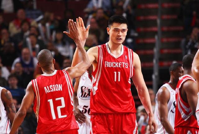 安东尼奥：拜合拉木一直在给球队带来帮助；我让球员远离外界评论（安东尼奥：拜合拉木持续为球队做贡献；我要求球员远离外界声音）