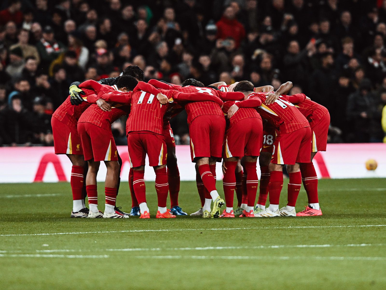 歌名应景，著名歌唱家波切利在世界杯抽签仪式演唱《今夜无人入眠》（世界杯抽签仪式上，波切利献唱《今夜无人入眠》，歌名恰到好处）