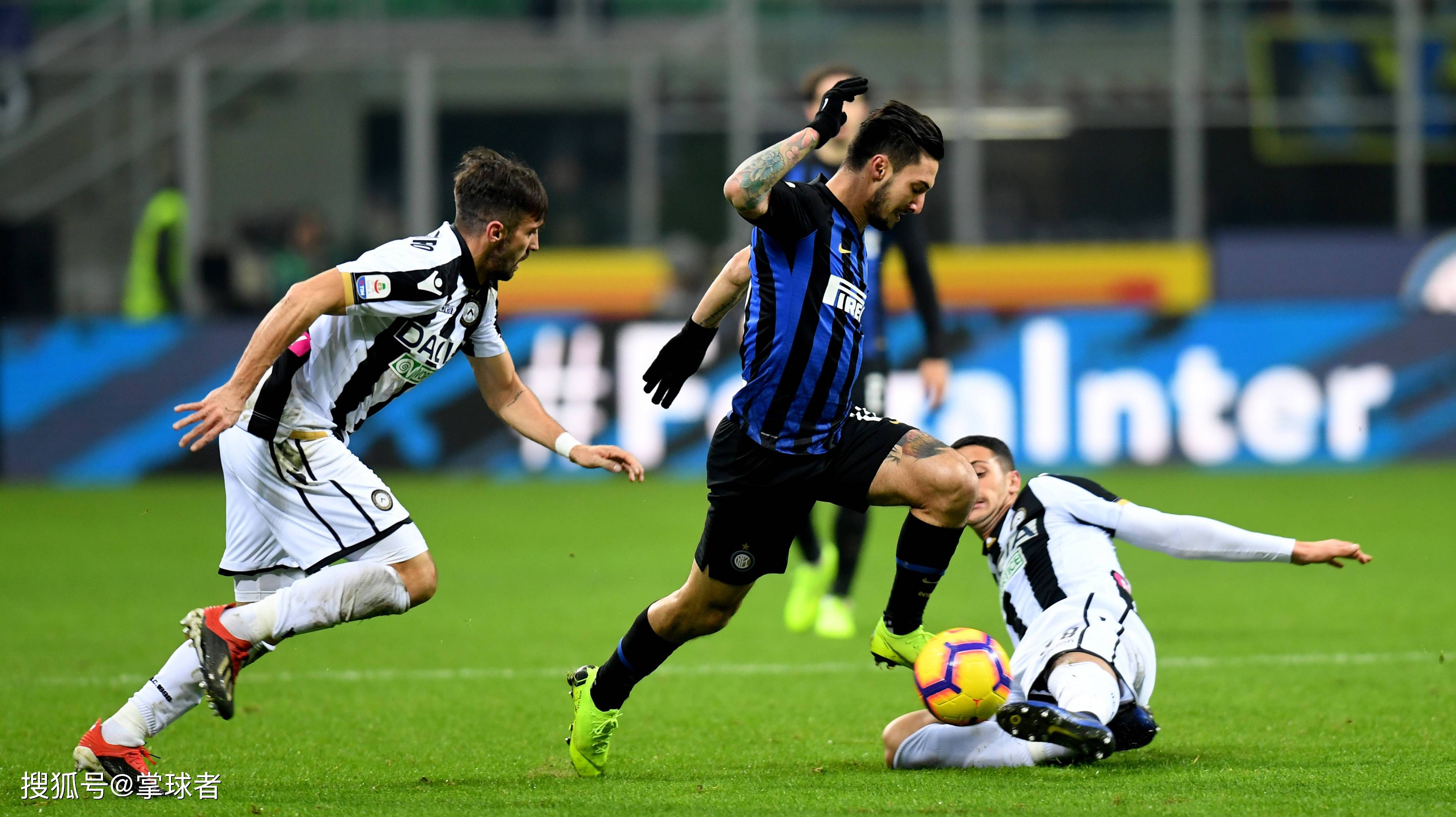 意天空：迪乌夫在国米逐渐展现影响力，或成邓弗里斯合适替补（意天空：迪乌夫在国米愈发抢眼，有望成为邓弗里斯理想替补）