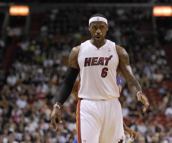 库蒂尼奥为小儿子庆祝生日，一家人身穿他效力过球队的球衣（库蒂尼奥为幼子庆生，全家穿上他曾效力球队的球衣）