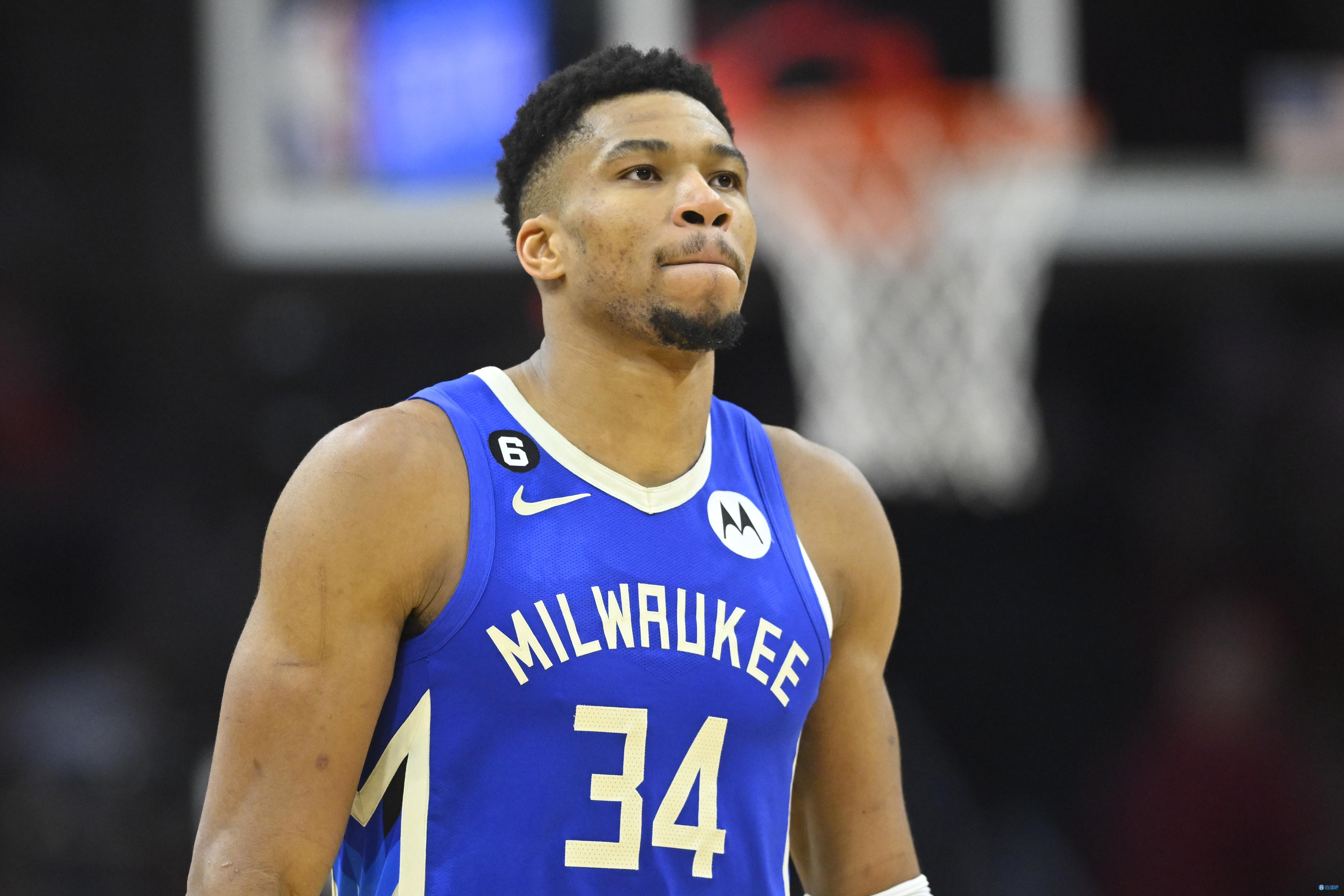 恩佐：蓝军是英超和欧冠有力竞争者；希望阿根廷能卫冕世界杯（恩佐称蓝军具备争冠英超与欧冠实力，期待阿根廷卫冕世界杯）