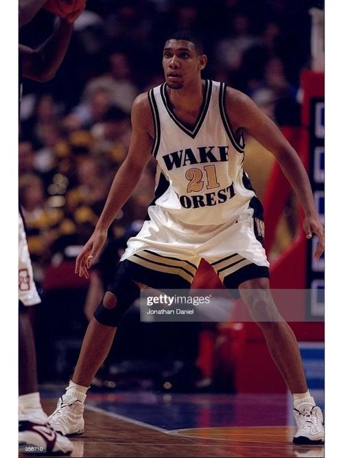 波兰学者：巴列卡诺是欧协联夺冠热门；不能称其为马德里老三（波兰学者称巴列卡诺是欧协联争冠热门，但不应被称为马德里老三）